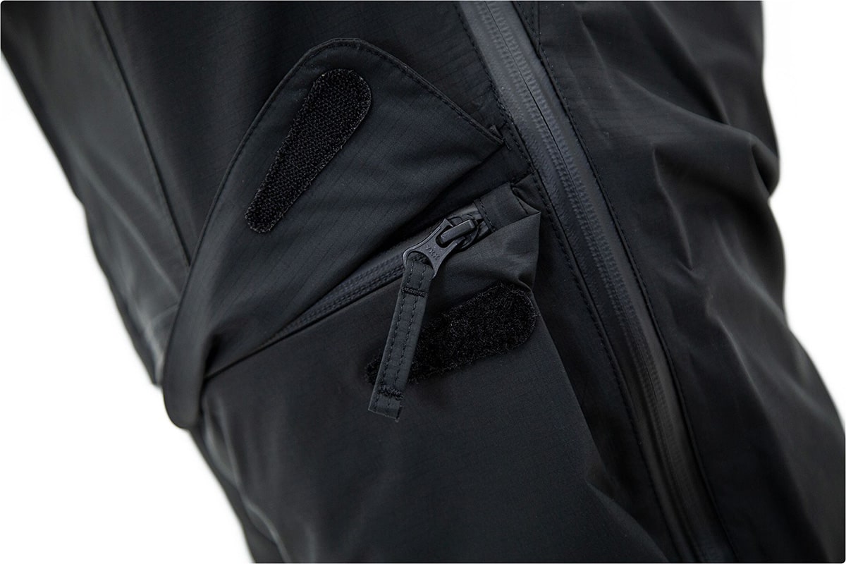 carinthia-spodnie-prg-2-czarne-kieszenie